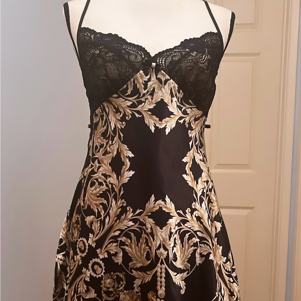 Chemise slip black with gold leaves